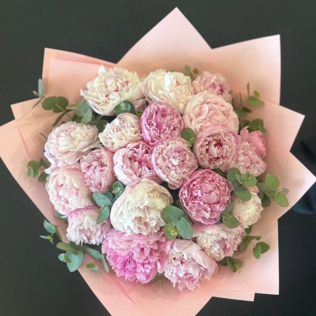Pembe ve Beyaz Şakayık Buketi (21 Adet)